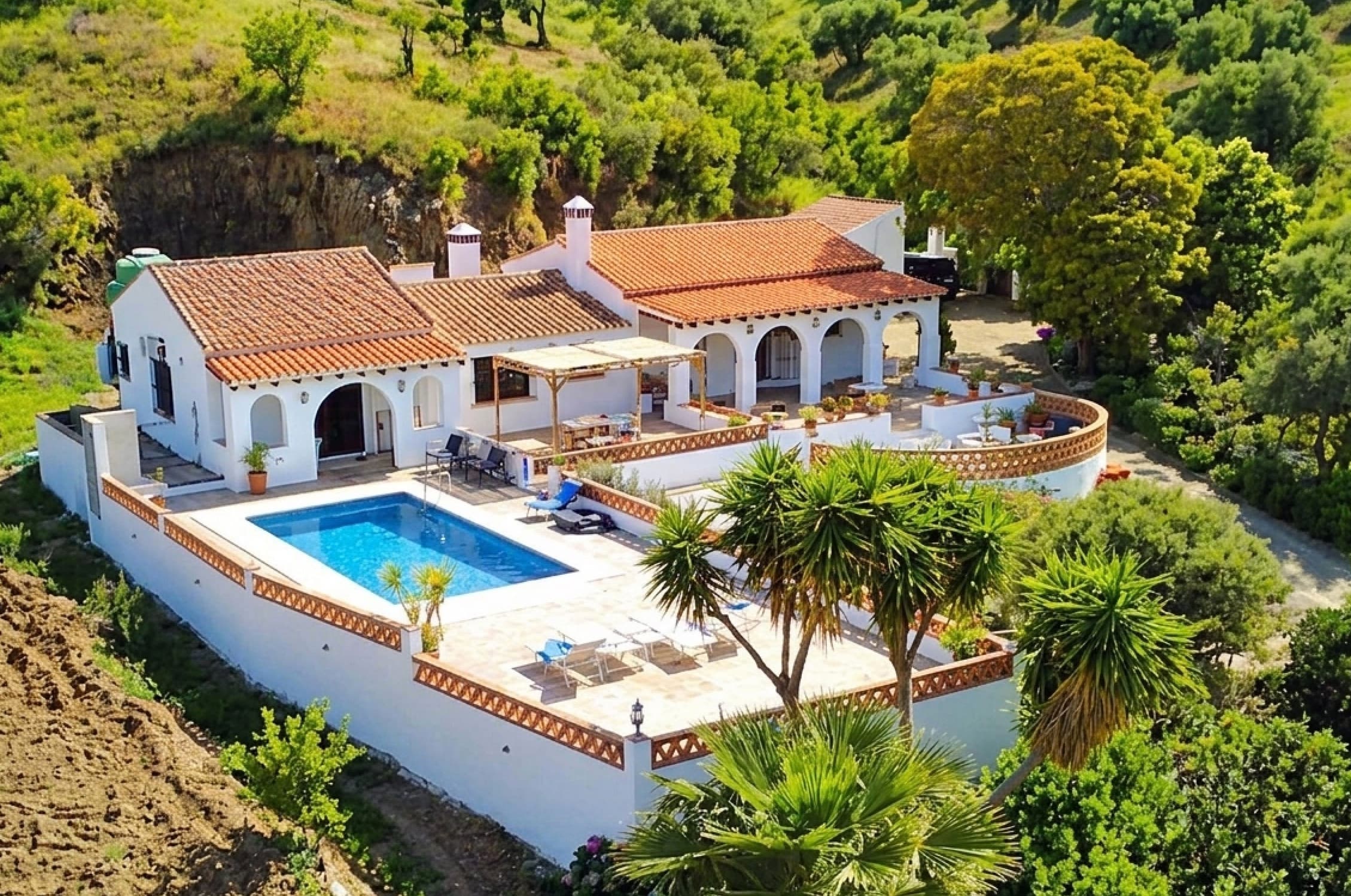 Andalusisches Haus mit Pool und schöner Aussicht in der Nähe von Málaga