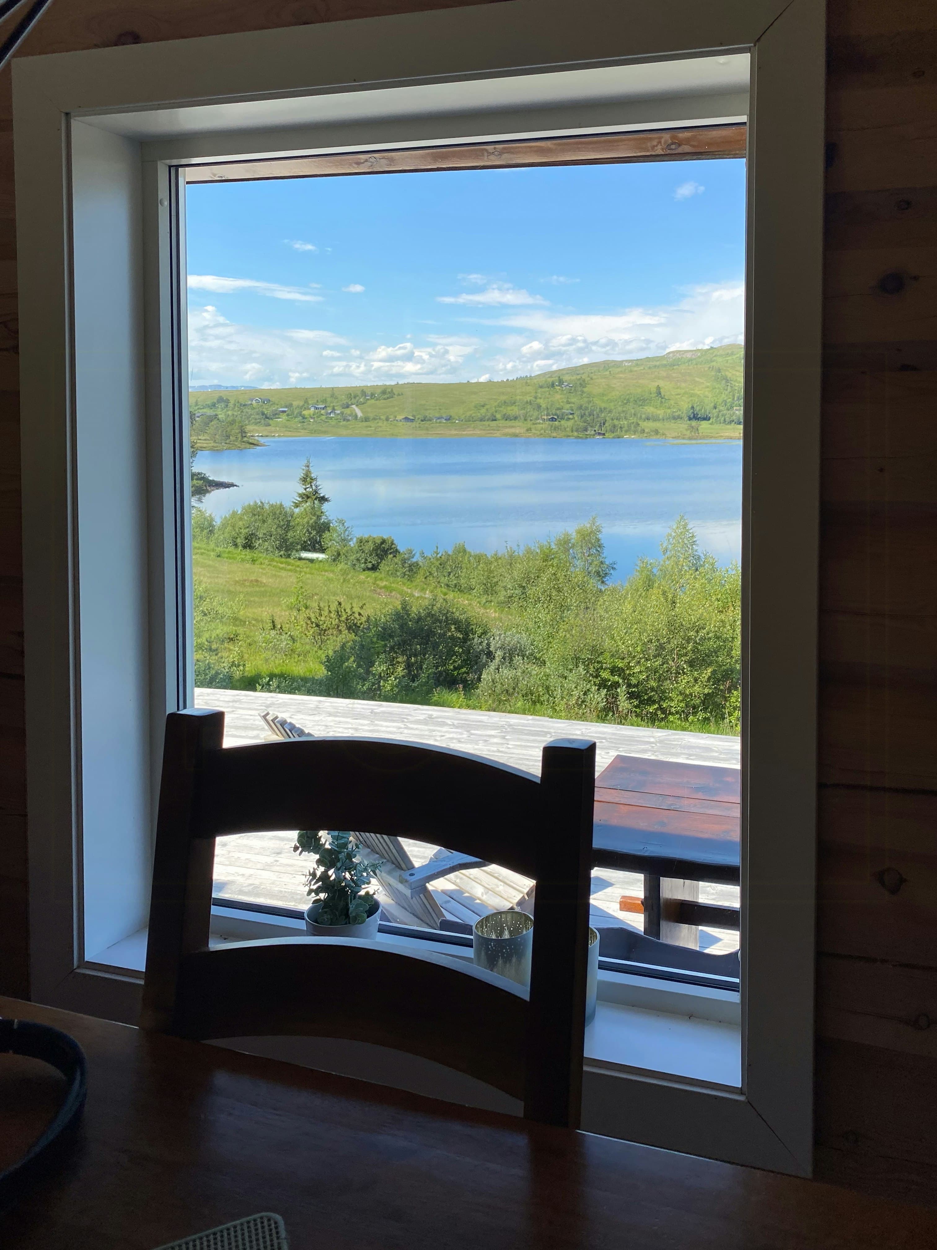 Berghütte bei Hundsåvatnet mit großer Veranda