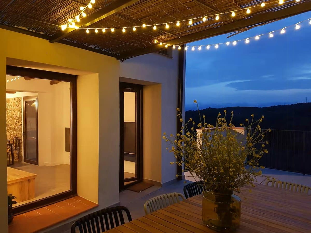 Haus auf einer Klippe in der Nähe von Tarragona