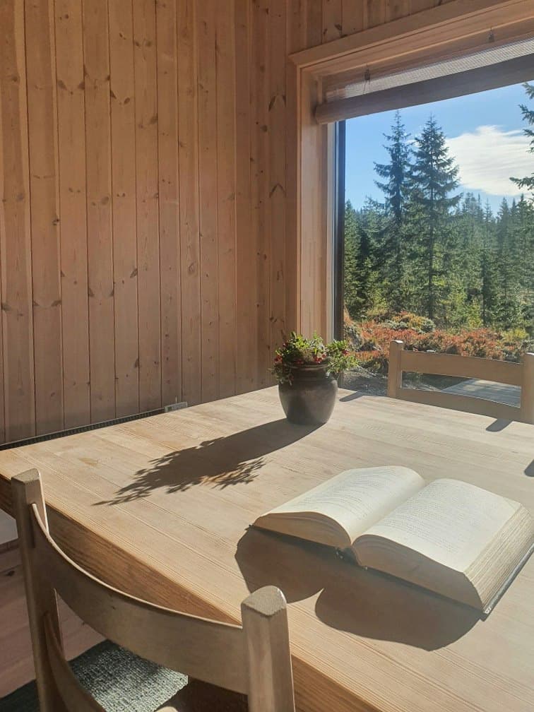 Fantastische Waldhütte mit Panoramablick